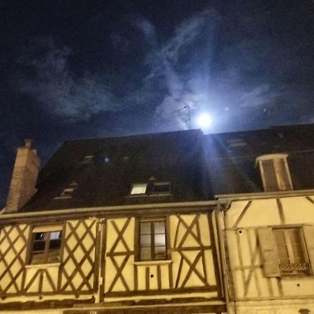 Cosy Apartment By The Magical Marais De Bourges Luaran gambar