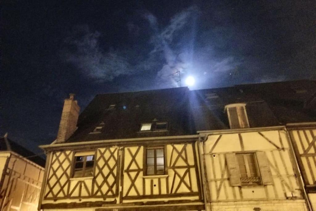 Cosy Apartment By The Magical Marais De Bourges Luaran gambar
